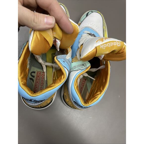 REEBOK X Hasbro Vintage Monopoly Money‎ Courtee Mid Sneakers RARE 7.5 US EU 40